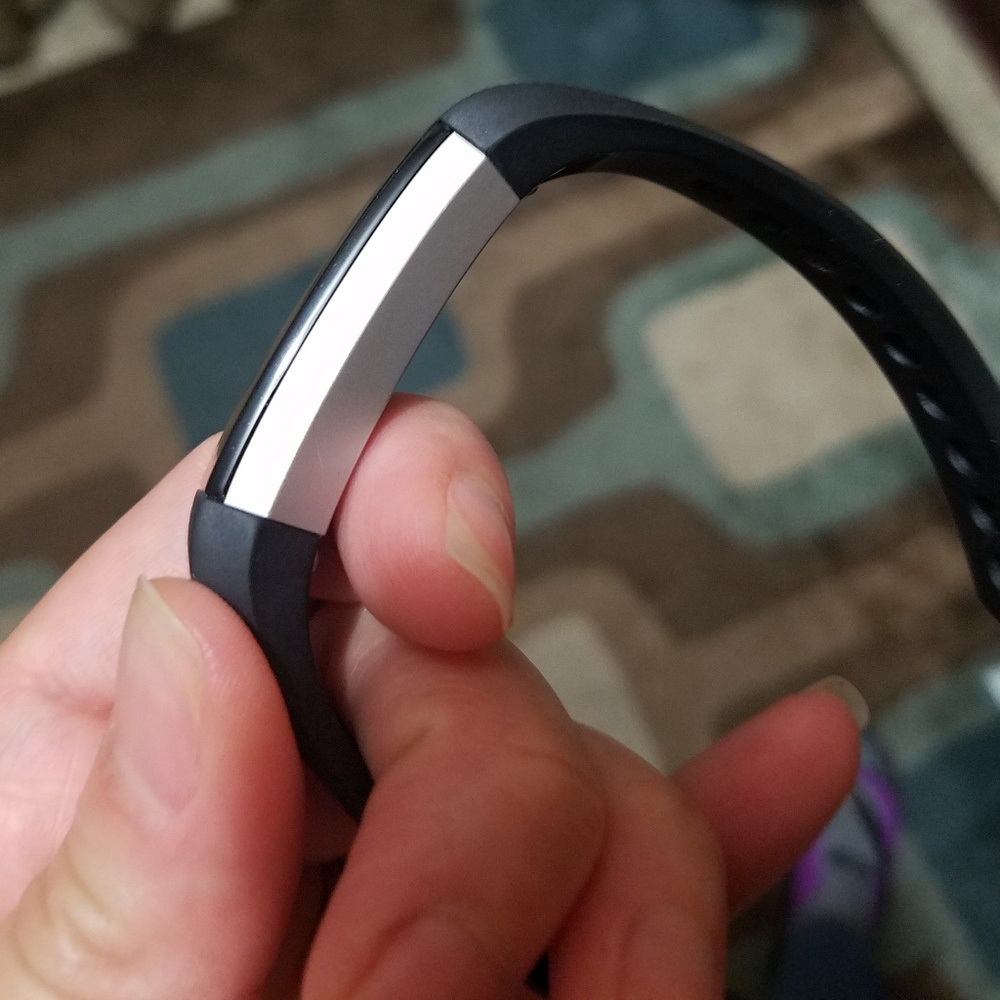 Fitbit Alta - image 3